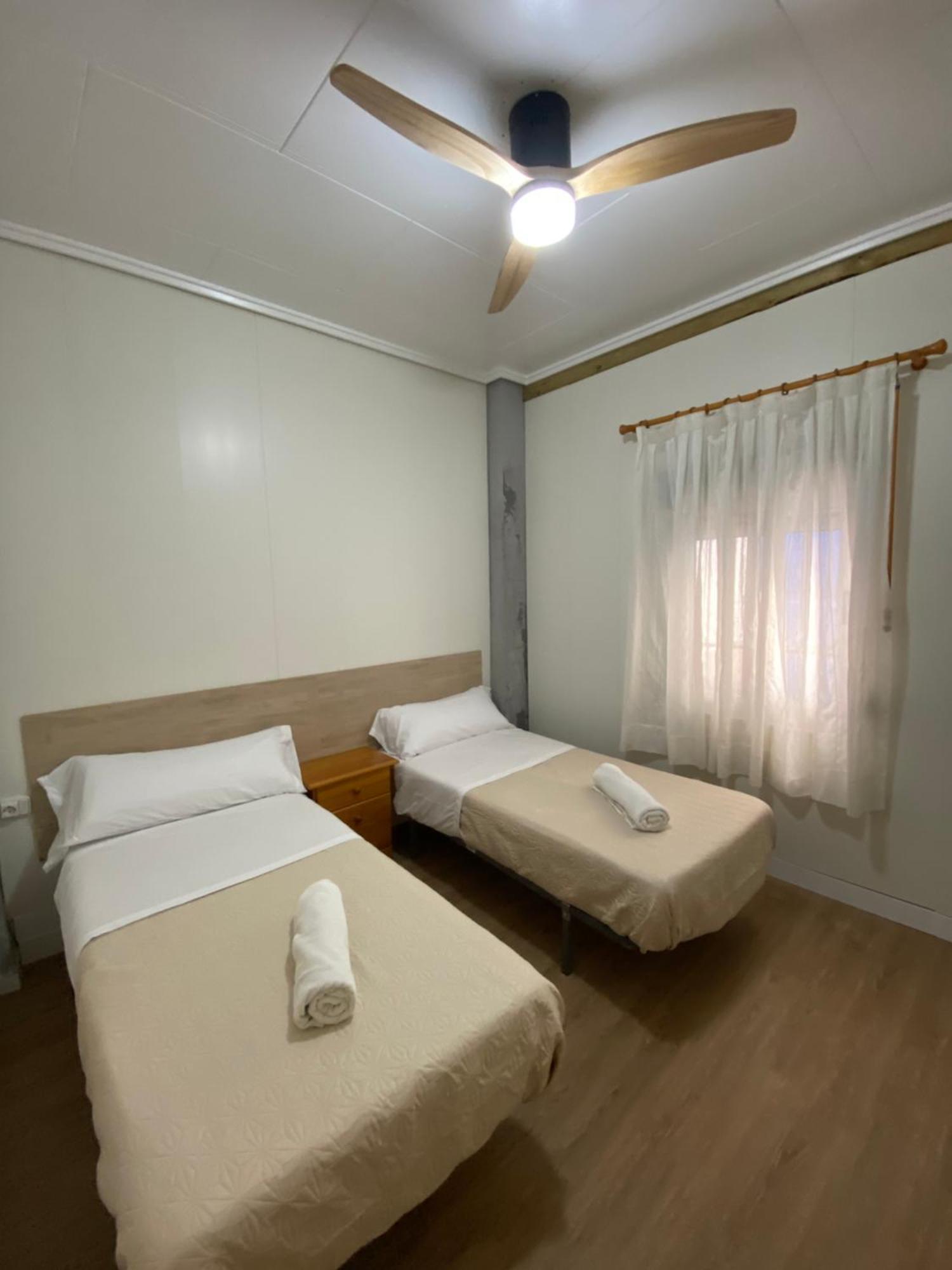 Bajoplaya Apartment บูร์เรียนา ภายนอก รูปภาพ
