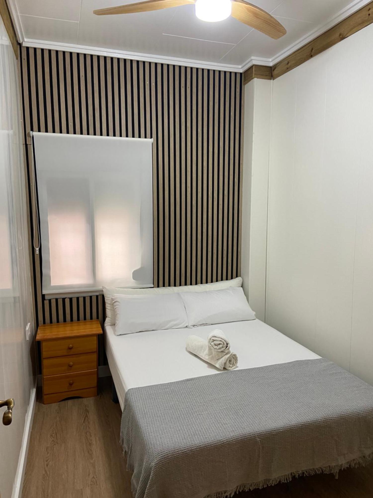 Bajoplaya Apartment บูร์เรียนา ภายนอก รูปภาพ